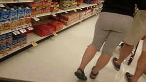 Candid married  PAWG cameltoe in leggings part 3