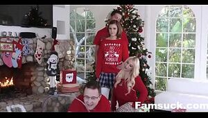 Step-Sis fucked me during family cristmas picture